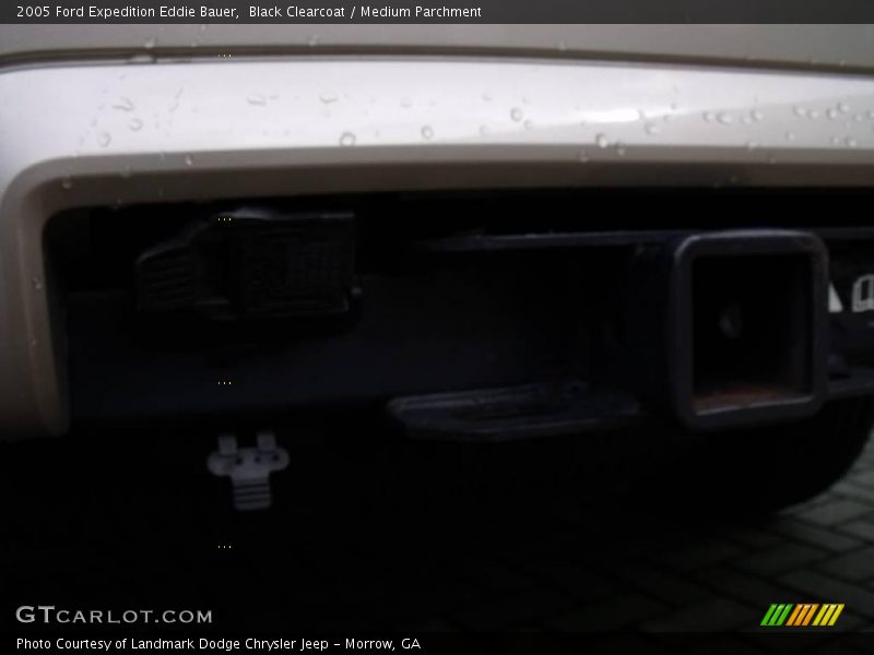 Black Clearcoat / Medium Parchment 2005 Ford Expedition Eddie Bauer