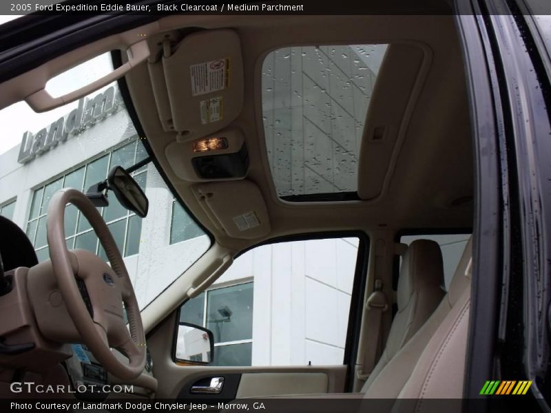 Black Clearcoat / Medium Parchment 2005 Ford Expedition Eddie Bauer