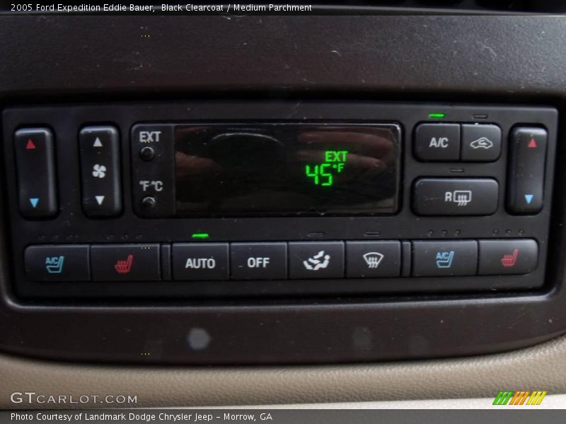 Black Clearcoat / Medium Parchment 2005 Ford Expedition Eddie Bauer
