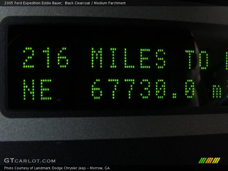 Black Clearcoat / Medium Parchment 2005 Ford Expedition Eddie Bauer