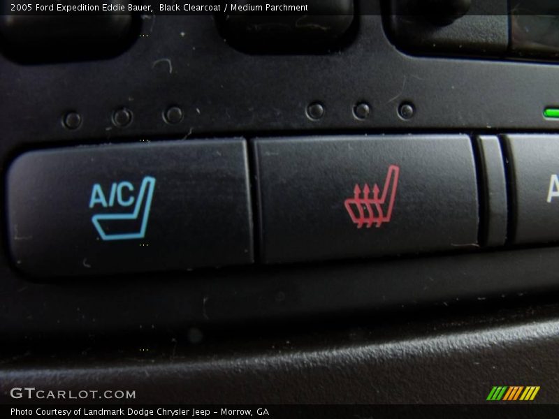 Black Clearcoat / Medium Parchment 2005 Ford Expedition Eddie Bauer