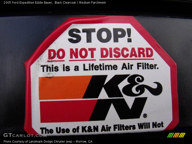 Black Clearcoat / Medium Parchment 2005 Ford Expedition Eddie Bauer