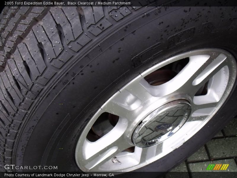 Black Clearcoat / Medium Parchment 2005 Ford Expedition Eddie Bauer