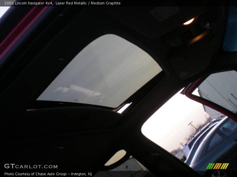 Laser Red Metallic / Medium Graphite 2001 Lincoln Navigator 4x4