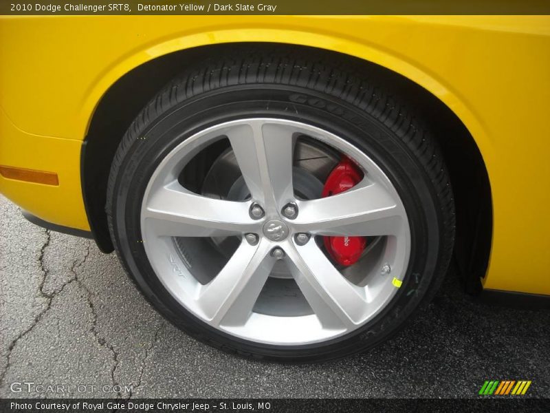 Detonator Yellow / Dark Slate Gray 2010 Dodge Challenger SRT8