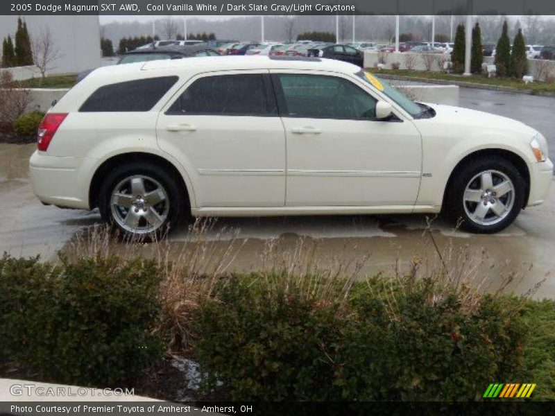 Cool Vanilla White / Dark Slate Gray/Light Graystone 2005 Dodge Magnum SXT AWD