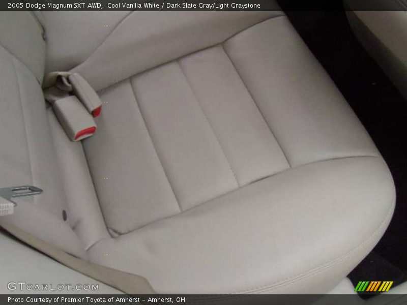 Cool Vanilla White / Dark Slate Gray/Light Graystone 2005 Dodge Magnum SXT AWD