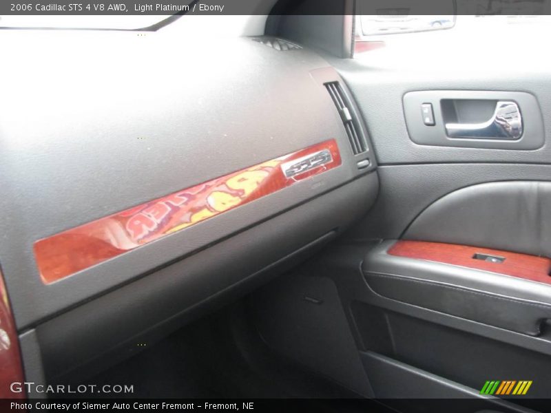 Light Platinum / Ebony 2006 Cadillac STS 4 V8 AWD