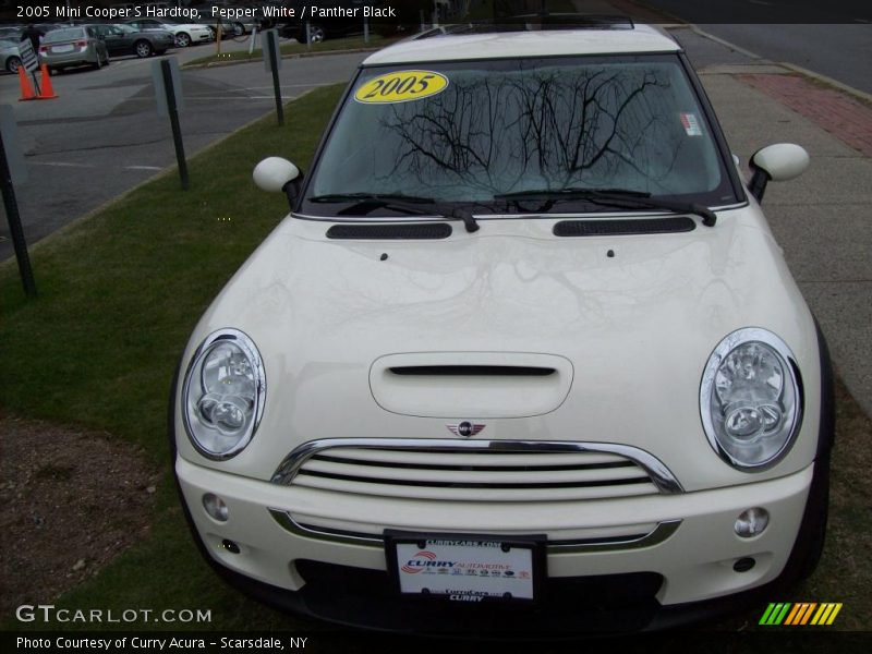 Pepper White / Panther Black 2005 Mini Cooper S Hardtop