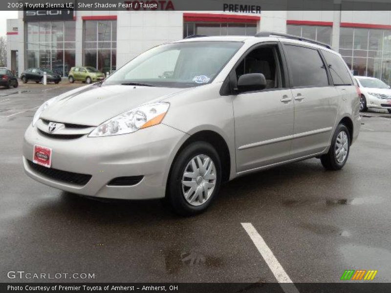 Silver Shadow Pearl / Taupe 2009 Toyota Sienna LE