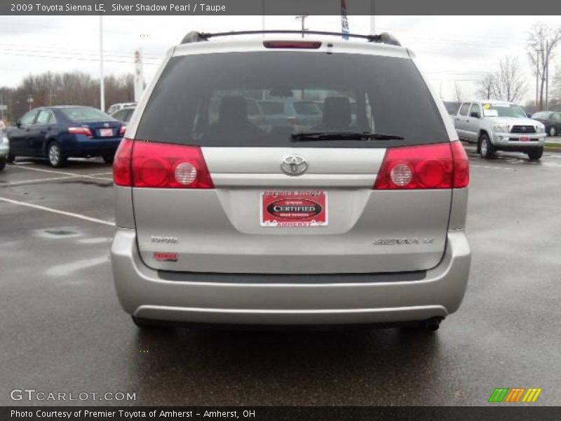 Silver Shadow Pearl / Taupe 2009 Toyota Sienna LE