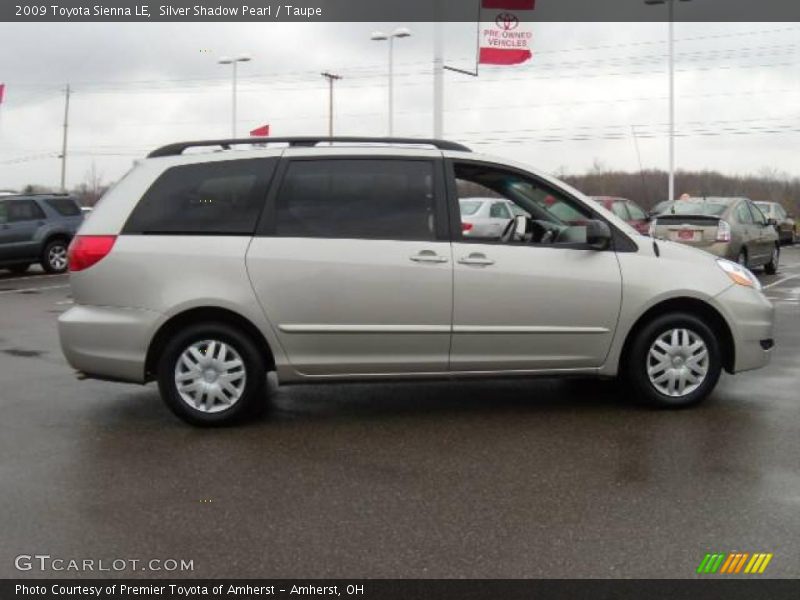 Silver Shadow Pearl / Taupe 2009 Toyota Sienna LE