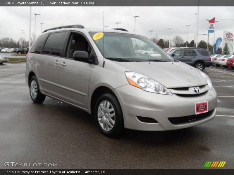 Silver Shadow Pearl / Taupe 2009 Toyota Sienna LE