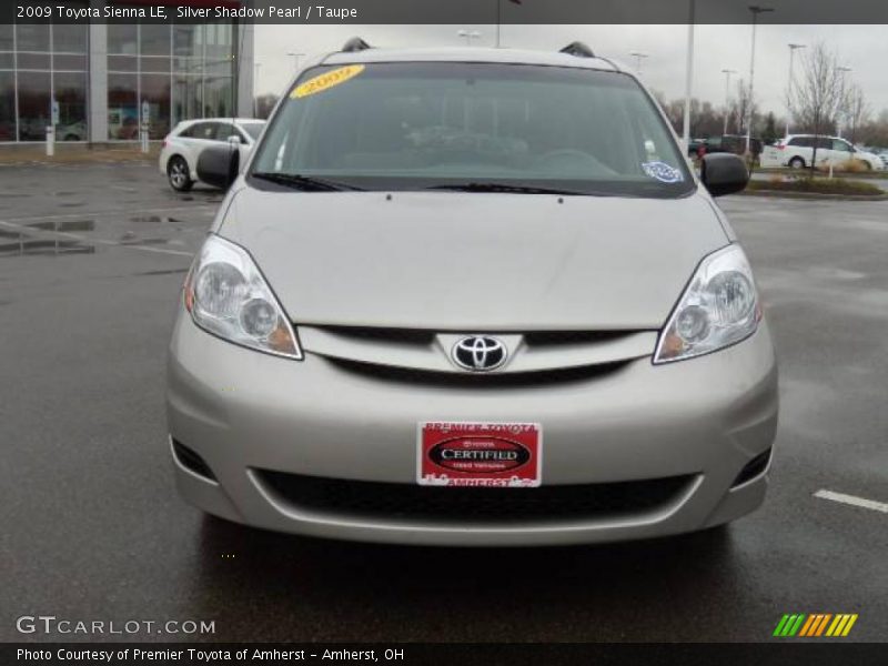 Silver Shadow Pearl / Taupe 2009 Toyota Sienna LE