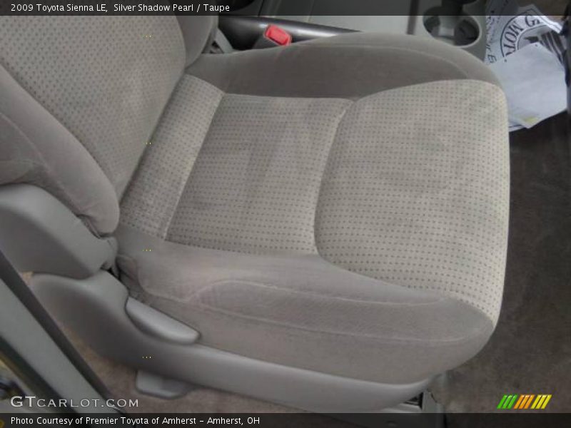 Silver Shadow Pearl / Taupe 2009 Toyota Sienna LE