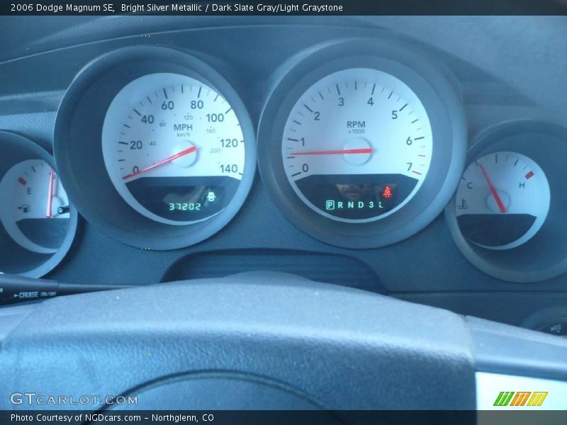 Bright Silver Metallic / Dark Slate Gray/Light Graystone 2006 Dodge Magnum SE