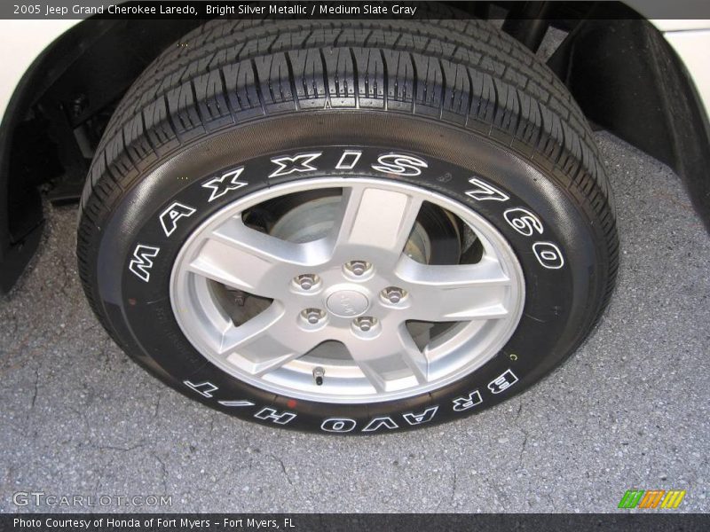 Bright Silver Metallic / Medium Slate Gray 2005 Jeep Grand Cherokee Laredo