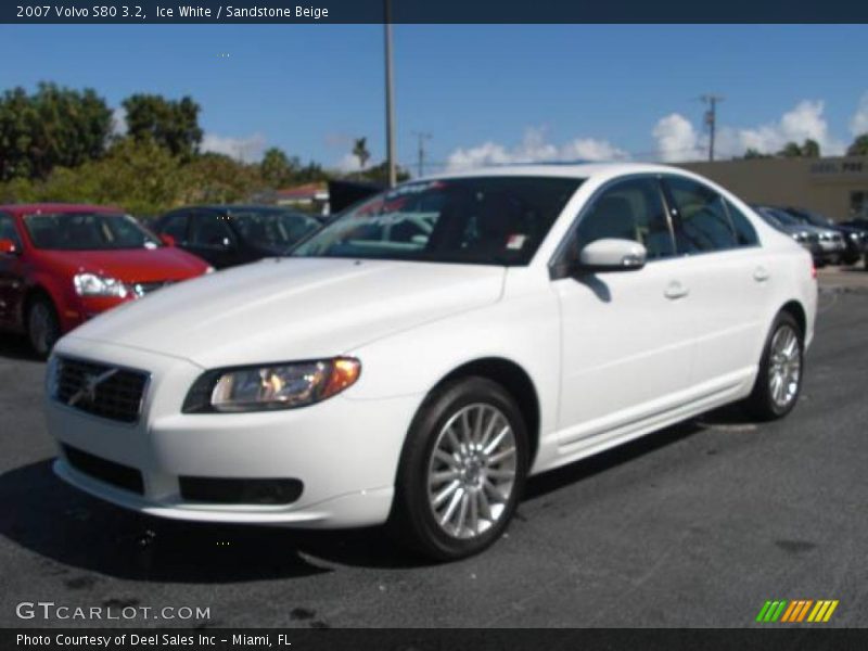 Ice White / Sandstone Beige 2007 Volvo S80 3.2