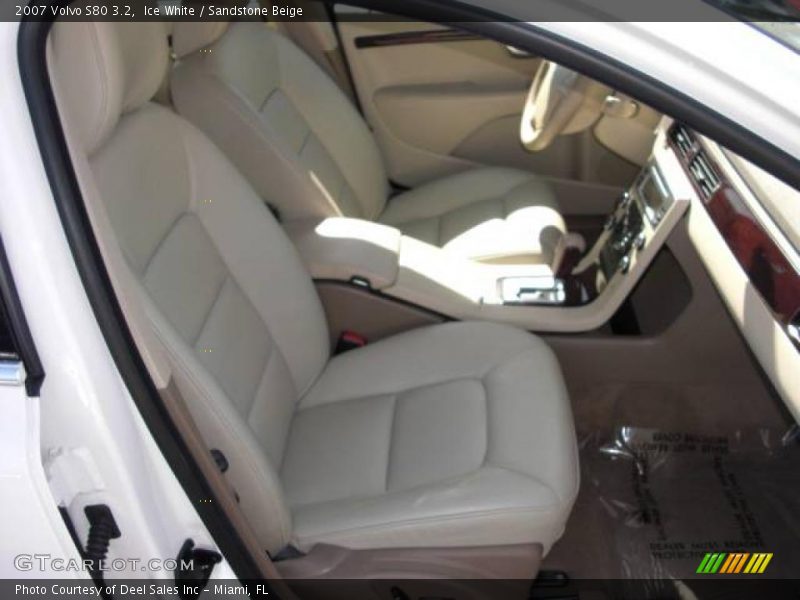 Ice White / Sandstone Beige 2007 Volvo S80 3.2
