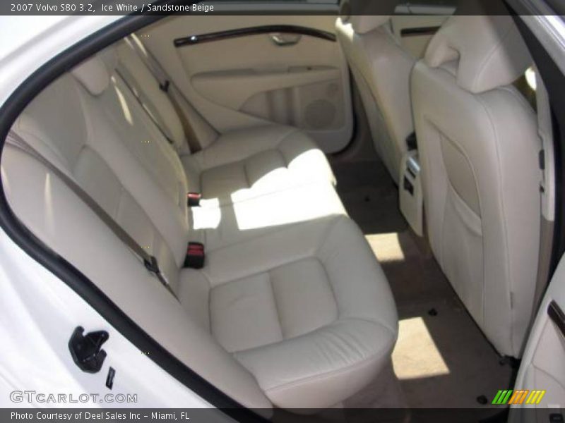 Ice White / Sandstone Beige 2007 Volvo S80 3.2