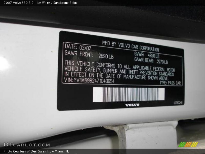 Ice White / Sandstone Beige 2007 Volvo S80 3.2
