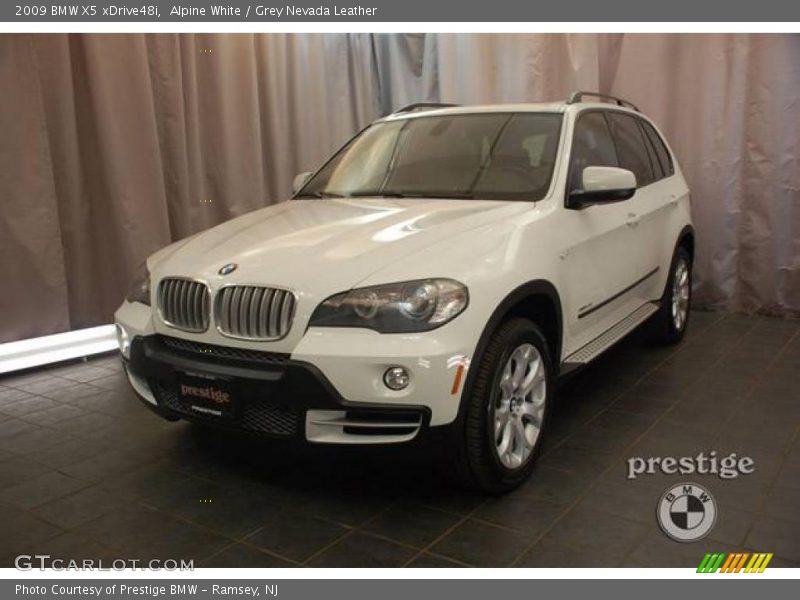 Alpine White / Grey Nevada Leather 2009 BMW X5 xDrive48i
