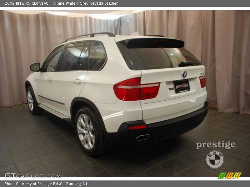 Alpine White / Grey Nevada Leather 2009 BMW X5 xDrive48i