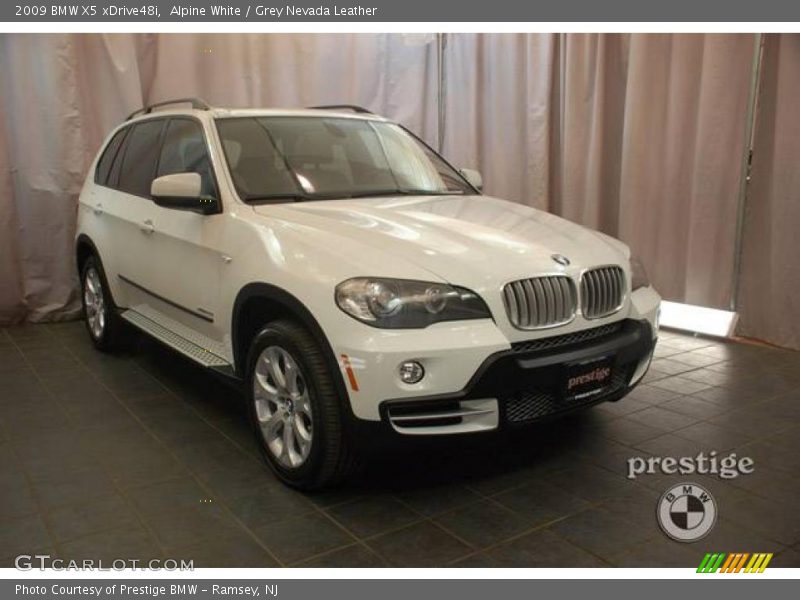 Alpine White / Grey Nevada Leather 2009 BMW X5 xDrive48i