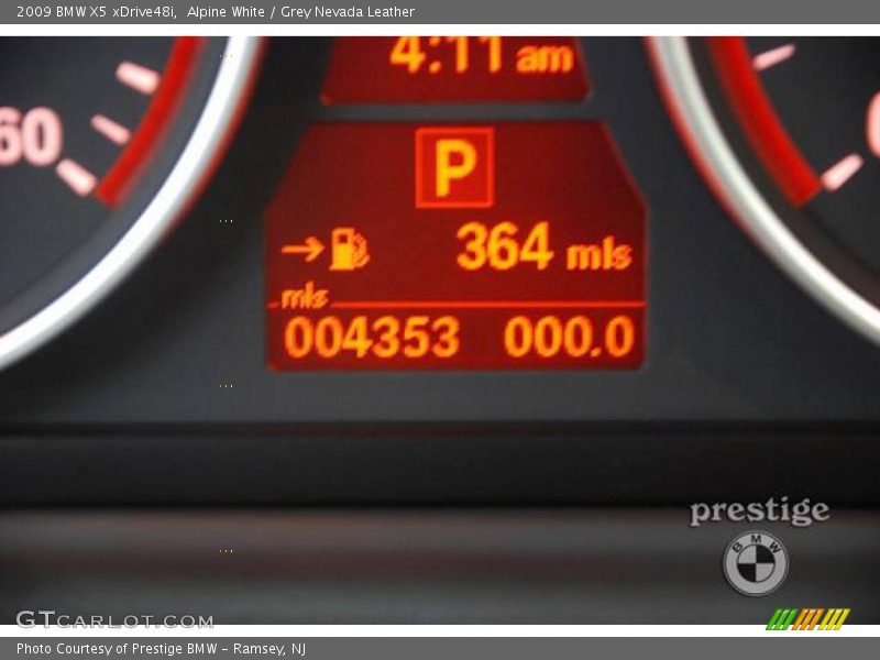 Alpine White / Grey Nevada Leather 2009 BMW X5 xDrive48i