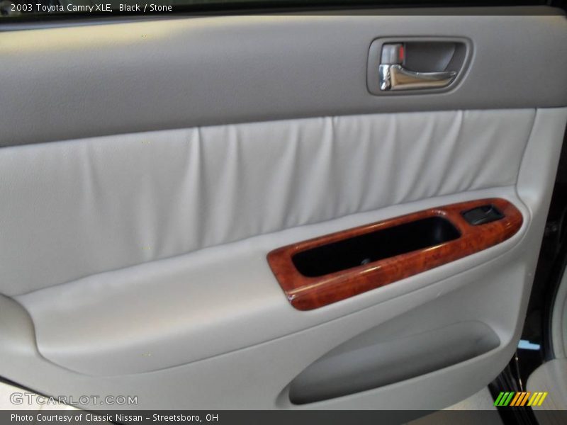 Black / Stone 2003 Toyota Camry XLE
