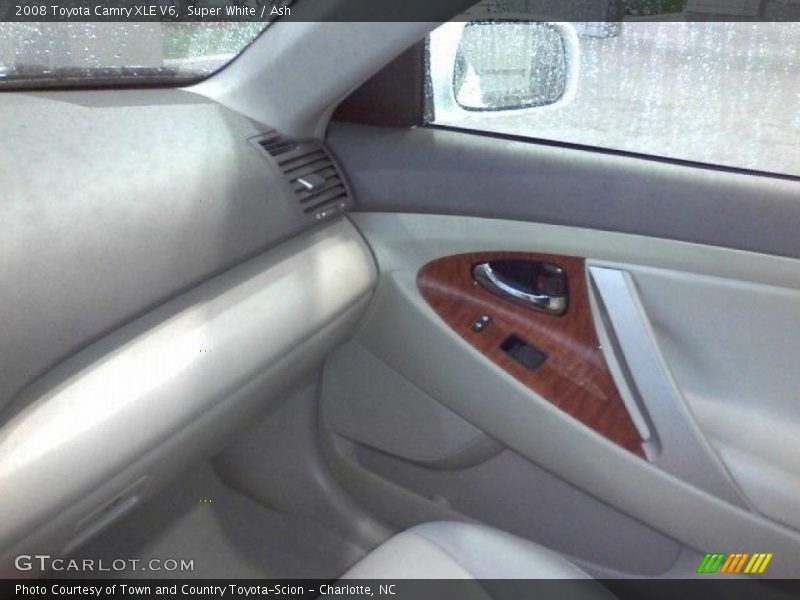 Super White / Ash 2008 Toyota Camry XLE V6