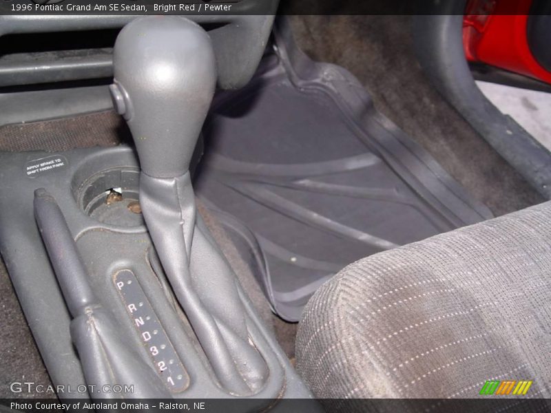 Bright Red / Pewter 1996 Pontiac Grand Am SE Sedan