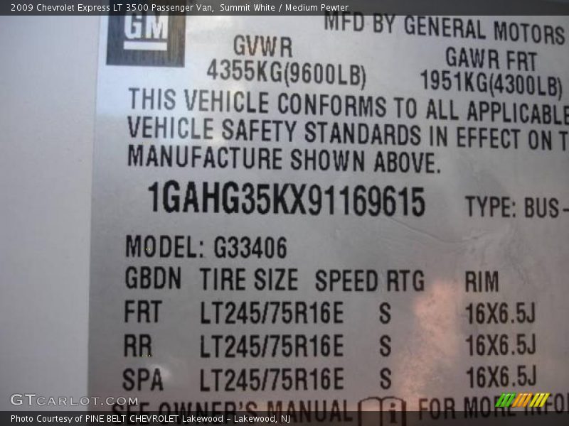 Summit White / Medium Pewter 2009 Chevrolet Express LT 3500 Passenger Van
