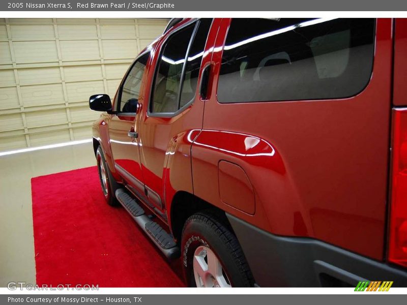 Red Brawn Pearl / Steel/Graphite 2005 Nissan Xterra S