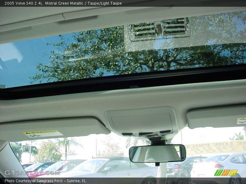 Mistral Green Metallic / Taupe/Light Taupe 2005 Volvo S40 2.4i