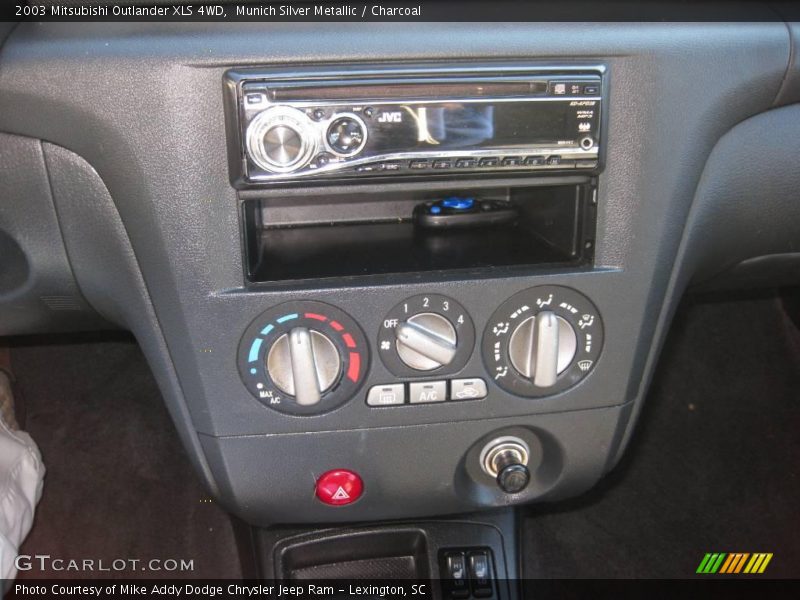 Munich Silver Metallic / Charcoal 2003 Mitsubishi Outlander XLS 4WD