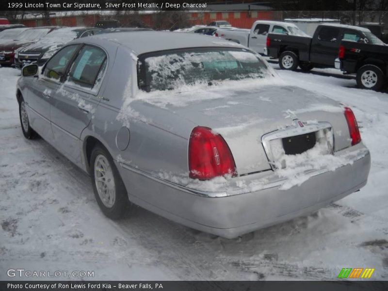 Silver Frost Metallic / Deep Charcoal 1999 Lincoln Town Car Signature