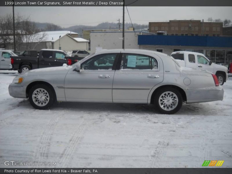 Silver Frost Metallic / Deep Charcoal 1999 Lincoln Town Car Signature
