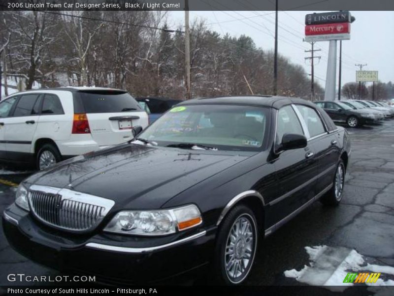 Black / Light Camel 2006 Lincoln Town Car Designer Series