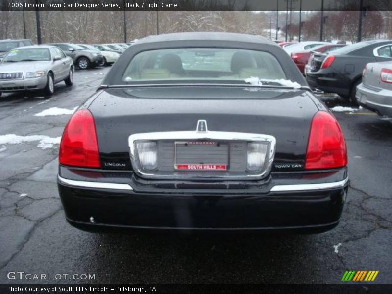 Black / Light Camel 2006 Lincoln Town Car Designer Series