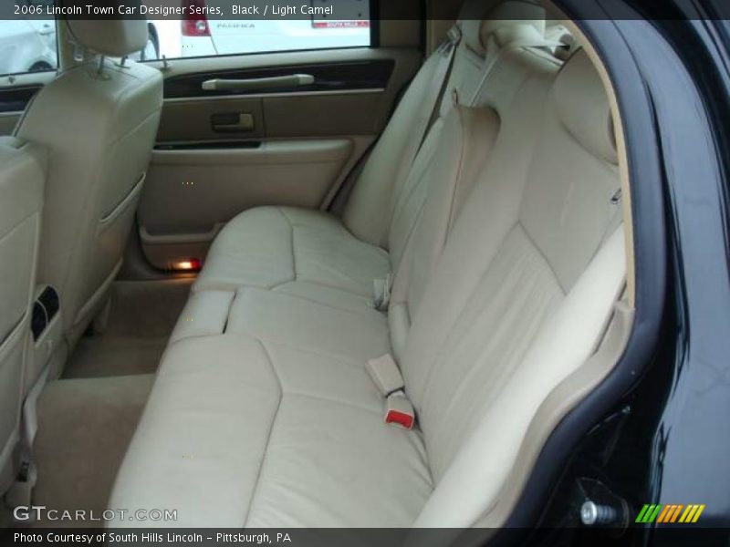 Black / Light Camel 2006 Lincoln Town Car Designer Series