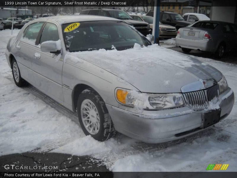 Silver Frost Metallic / Deep Charcoal 1999 Lincoln Town Car Signature