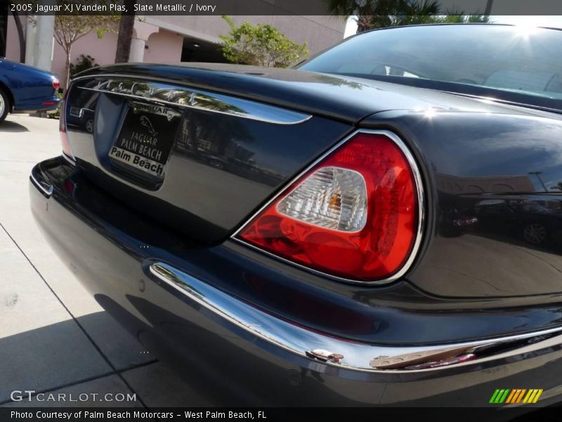 Slate Metallic / Ivory 2005 Jaguar XJ Vanden Plas
