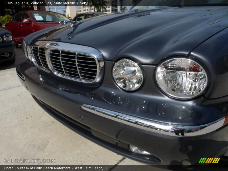 Slate Metallic / Ivory 2005 Jaguar XJ Vanden Plas