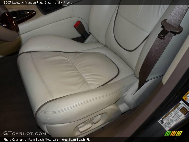Slate Metallic / Ivory 2005 Jaguar XJ Vanden Plas