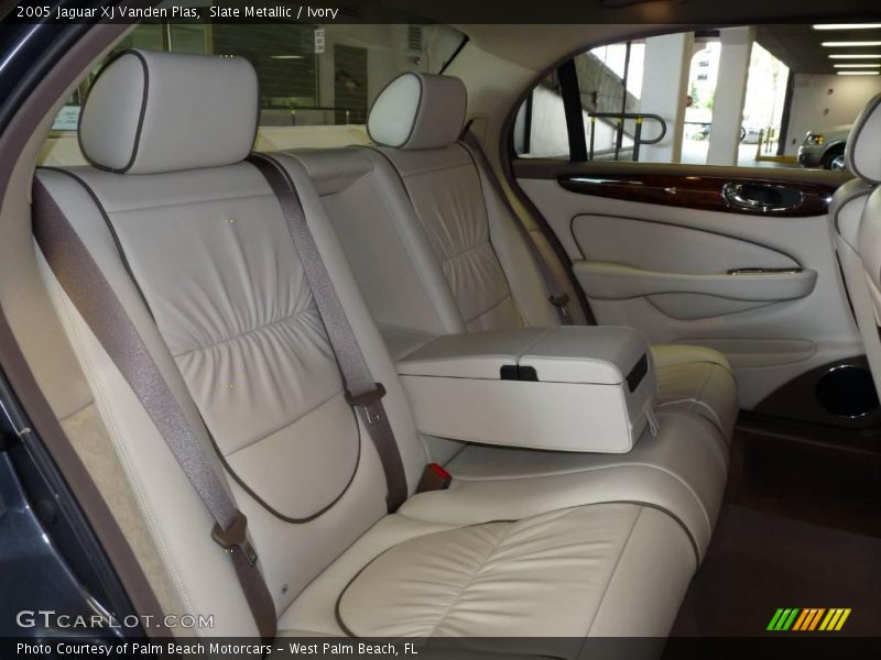 Slate Metallic / Ivory 2005 Jaguar XJ Vanden Plas