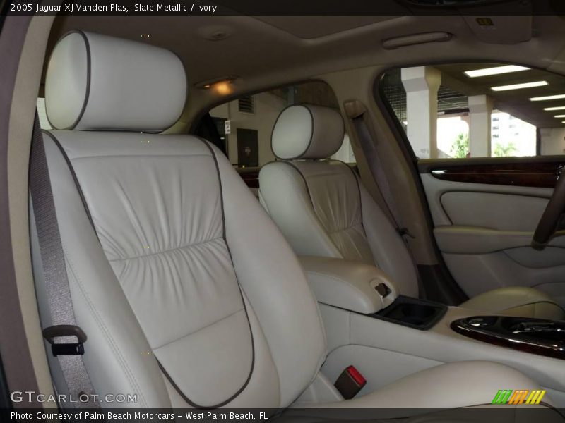 Slate Metallic / Ivory 2005 Jaguar XJ Vanden Plas