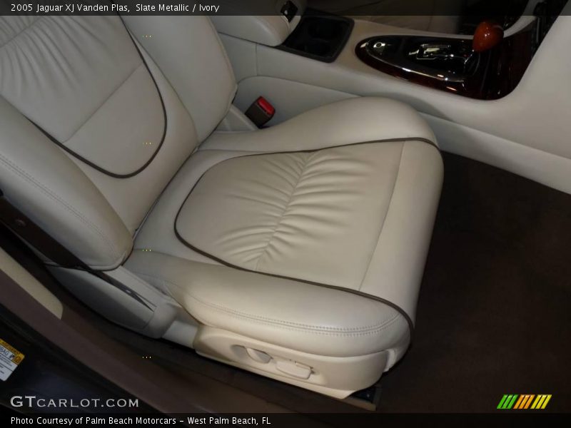 Slate Metallic / Ivory 2005 Jaguar XJ Vanden Plas