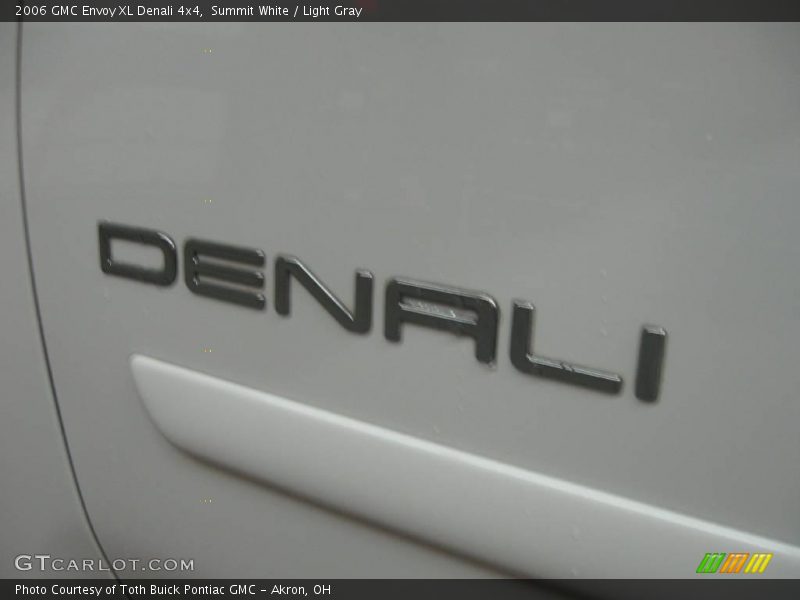 Summit White / Light Gray 2006 GMC Envoy XL Denali 4x4