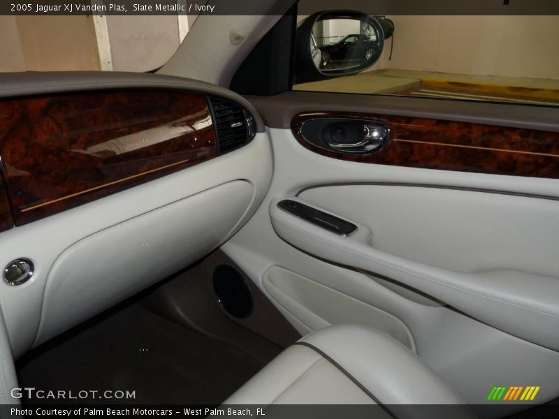 Slate Metallic / Ivory 2005 Jaguar XJ Vanden Plas